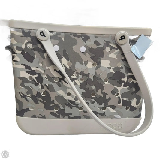 Tote By Clothes Mentor, Size: Medium