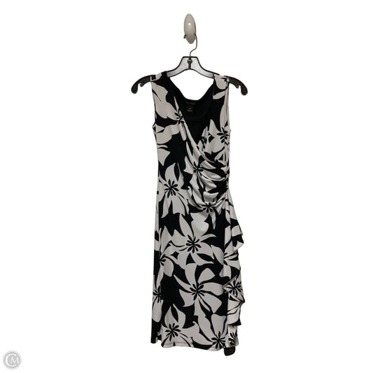 Dress Casual Short By White House Black Market In Black & White, Size: Xs