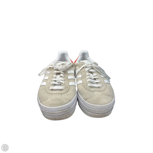 Shoes Sneakers By Adidas In Tan & White, Size: 7