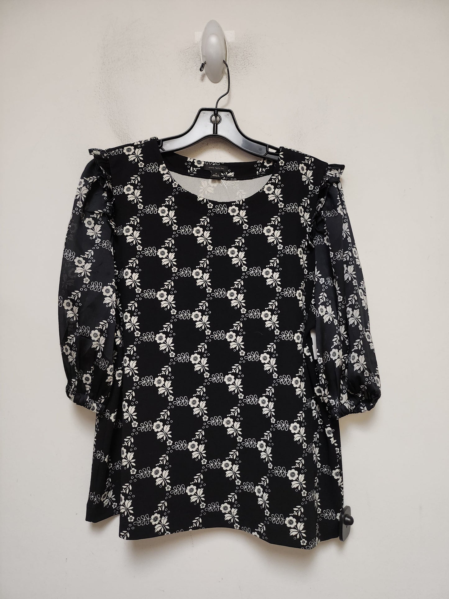 Floral Print Top Short Sleeve Ann Taylor, Size M