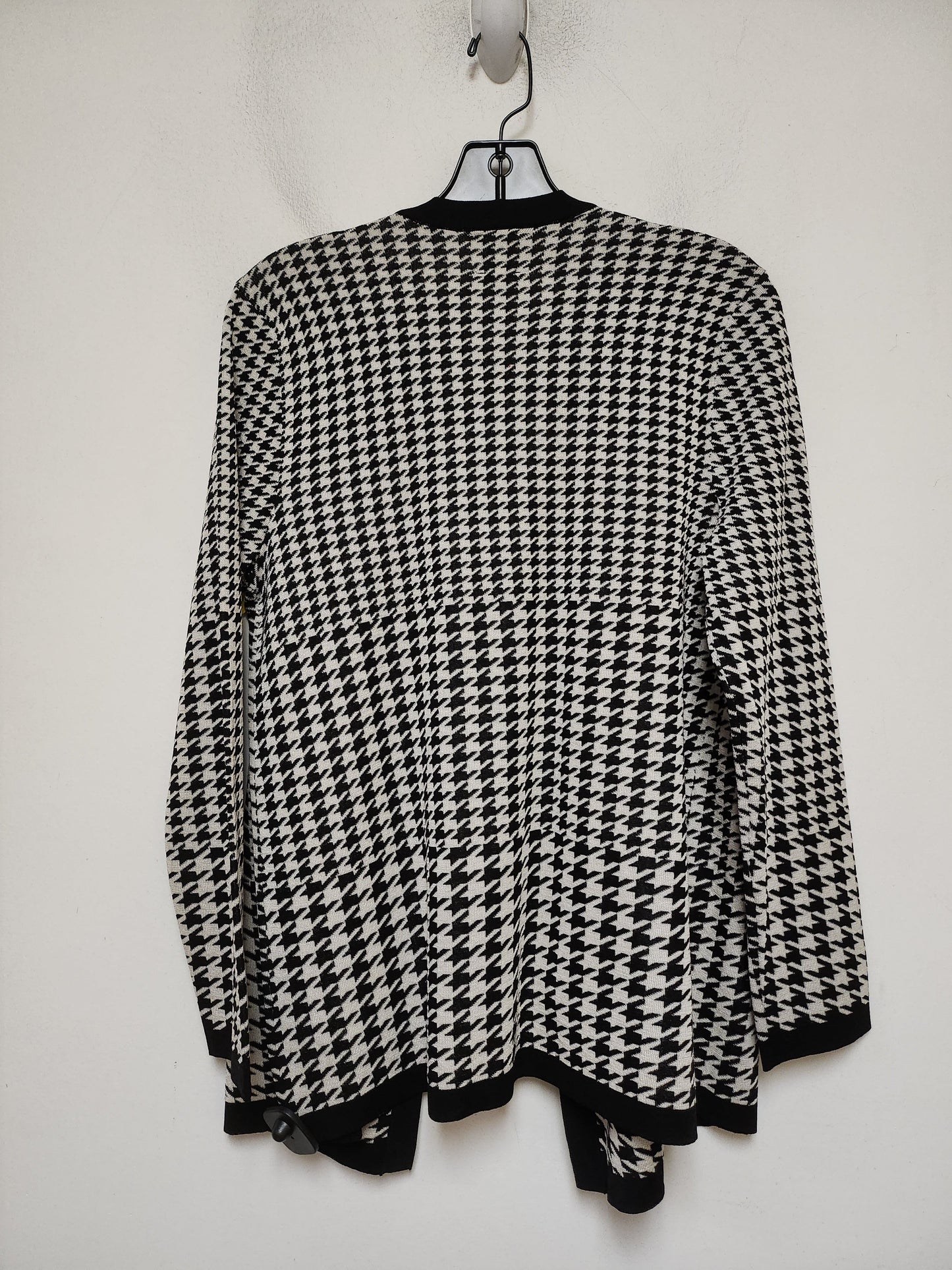 Sweater Cardigan By Anne Klein In Plaid Pattern, Size: M