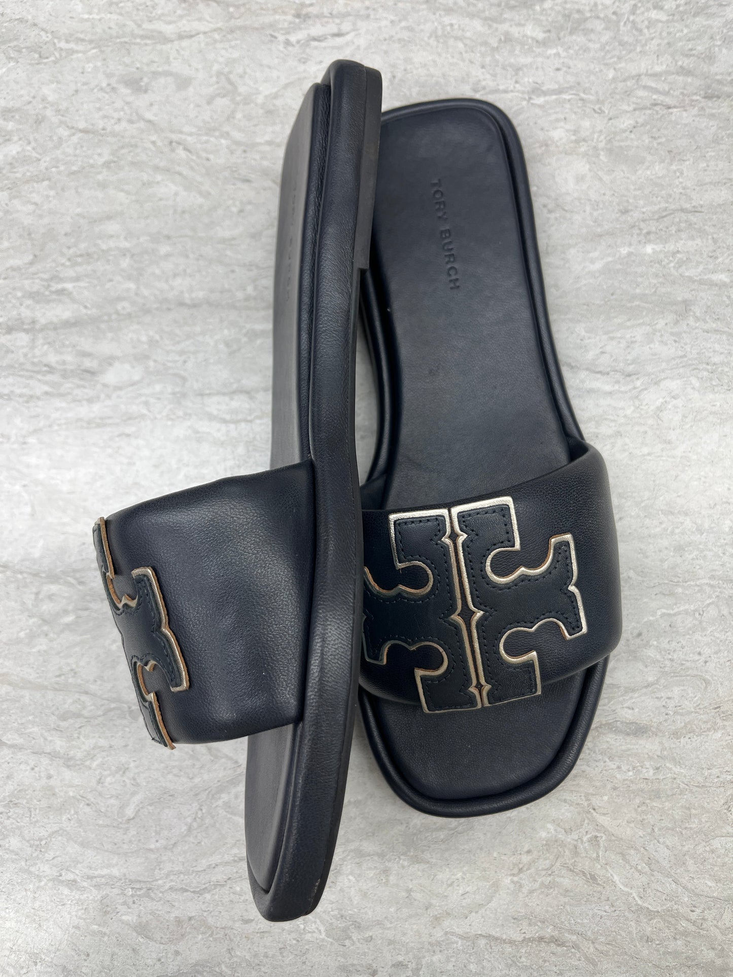 Sandals Designer By Tory Burch In Black & Gold, Size: 7