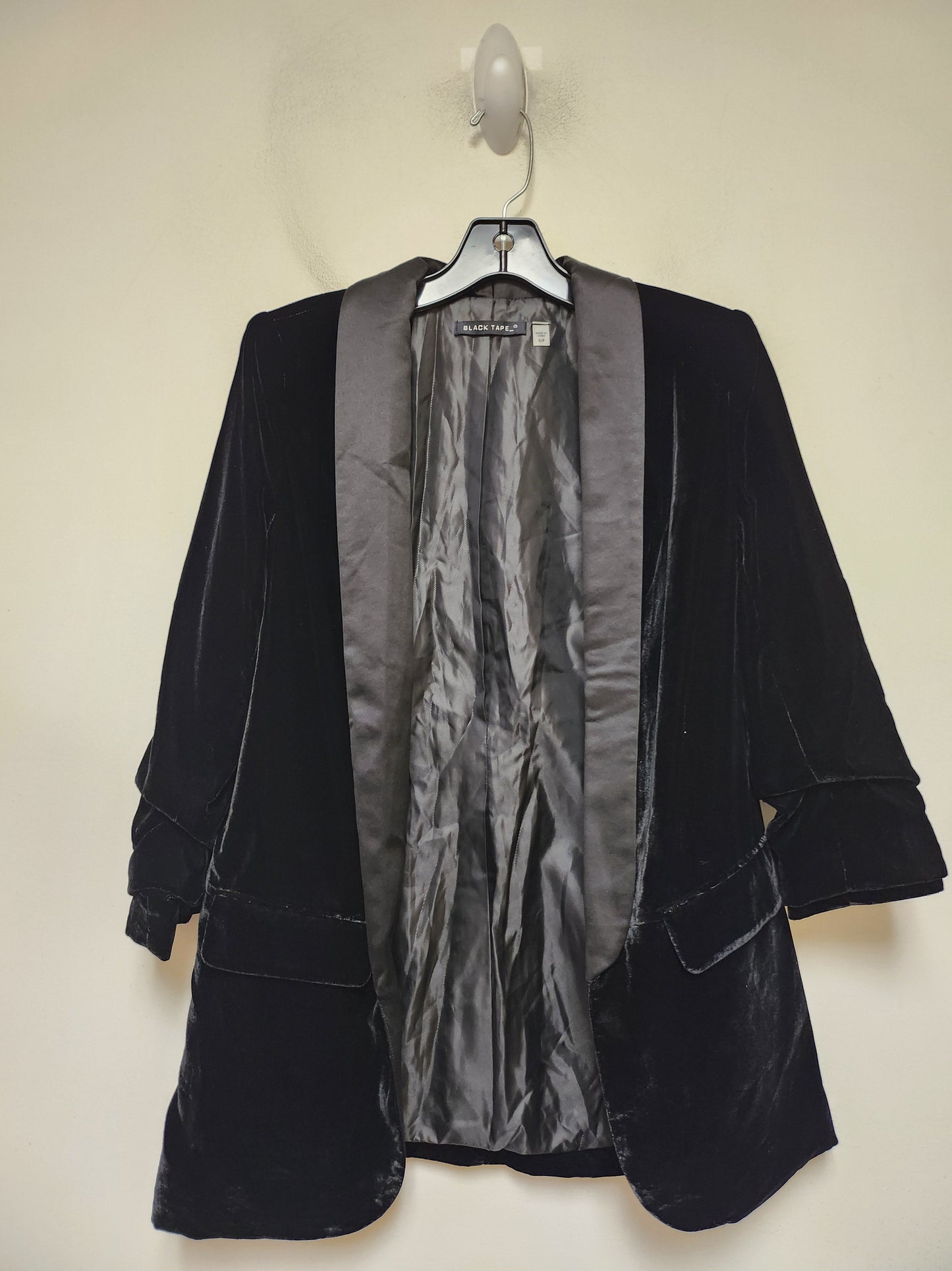 Blazer By Clothes Mentor In Black, Size: S