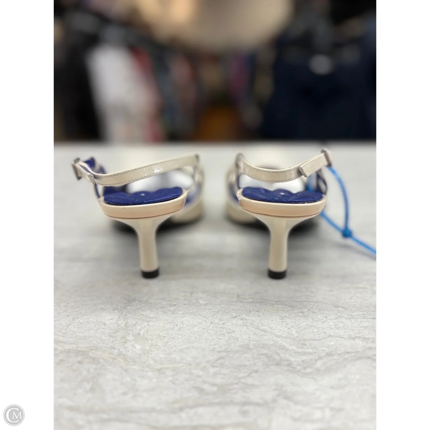 Shoes Luxury Designer By Burberry In Cream, Size: 8