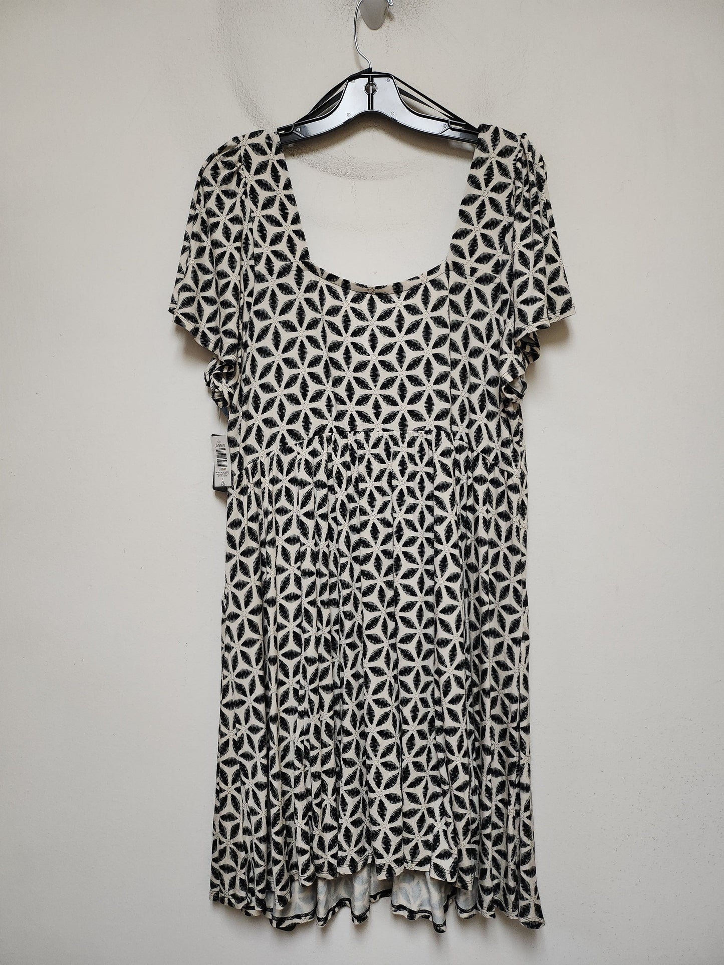 Dress Casual Short By Torrid In Black & Cream, Size: 2x