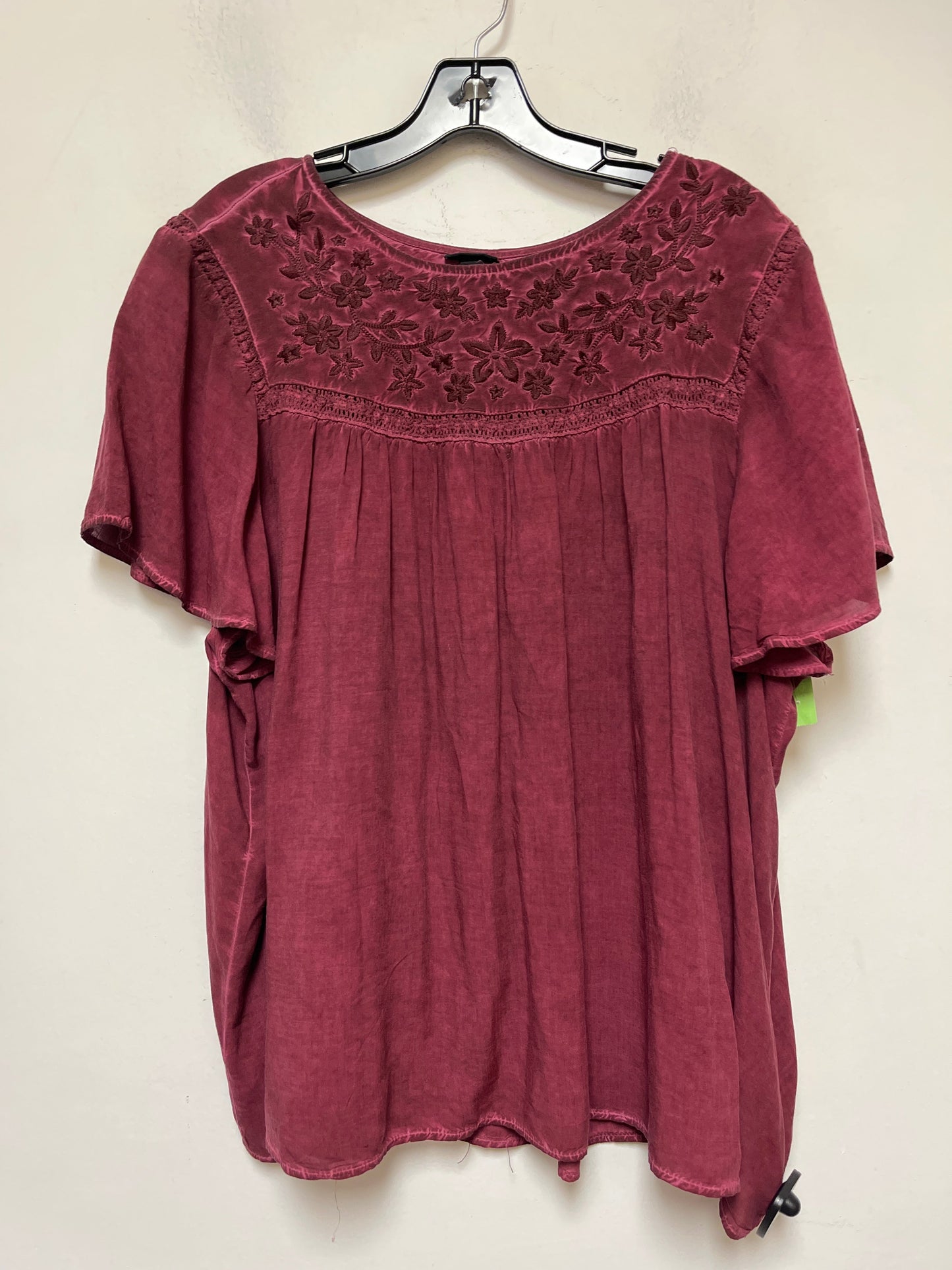 Top Short Sleeve By Torrid  Size: 2x