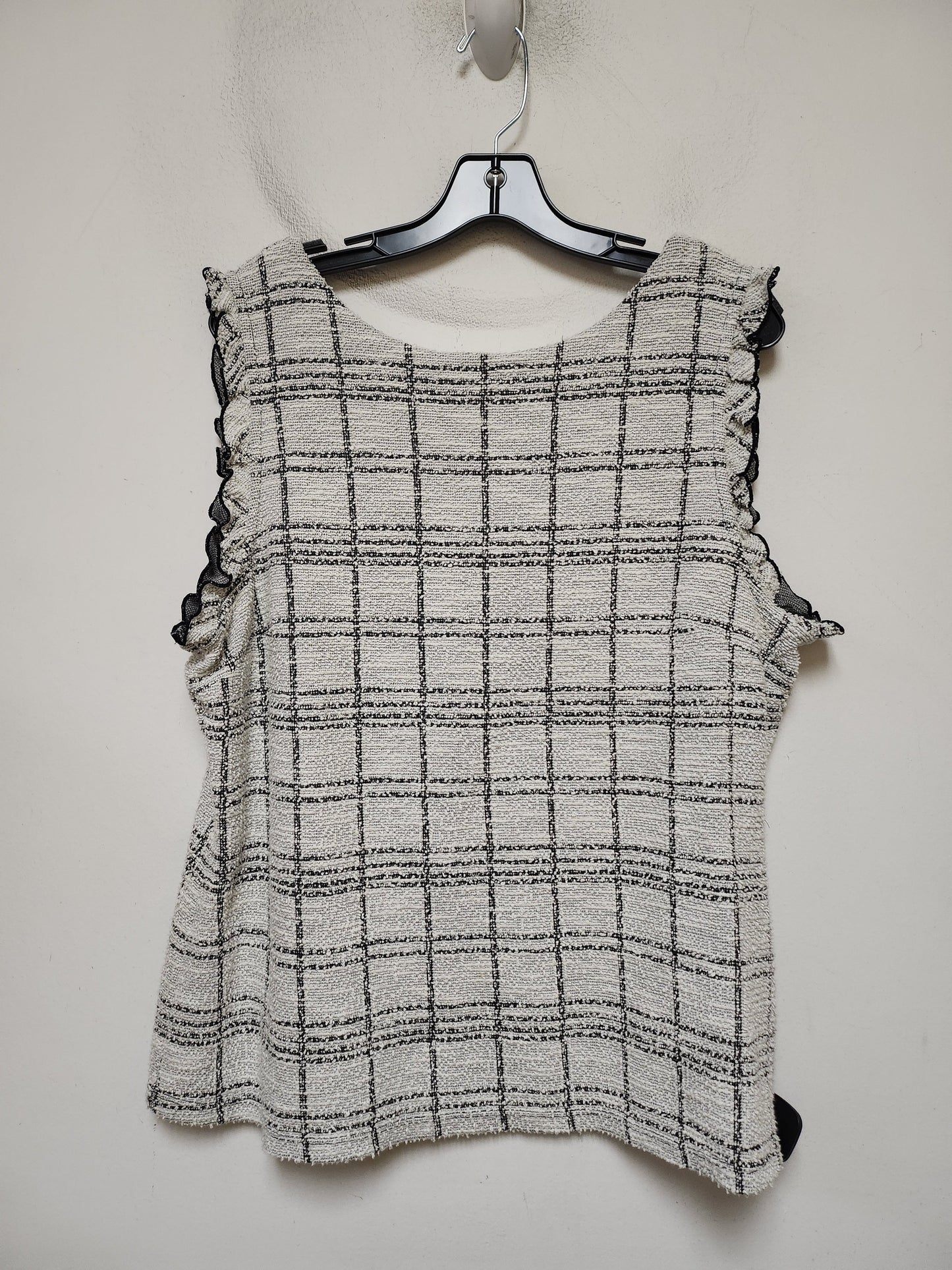 Top Sleeveless By Banana Republic In Checkered Pattern, Size: Xl