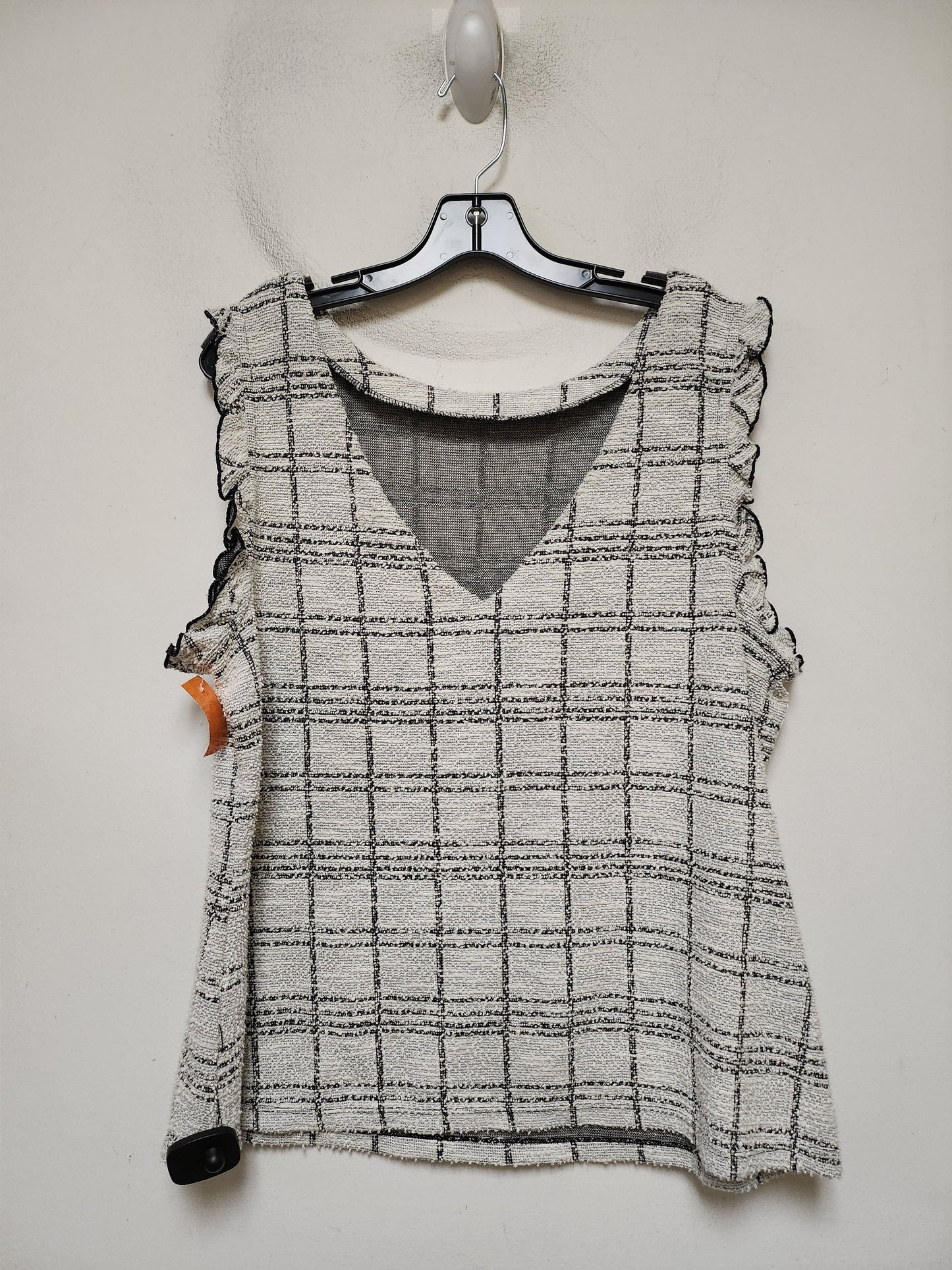 Top Sleeveless By Banana Republic In Checkered Pattern, Size: Xl