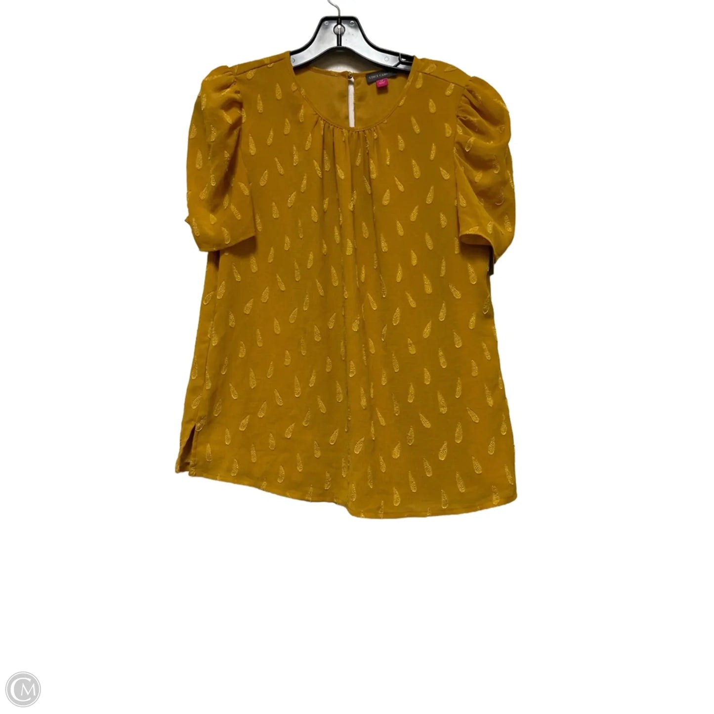 Top Short Sleeve By Vince Camuto In Yellow, Size: M