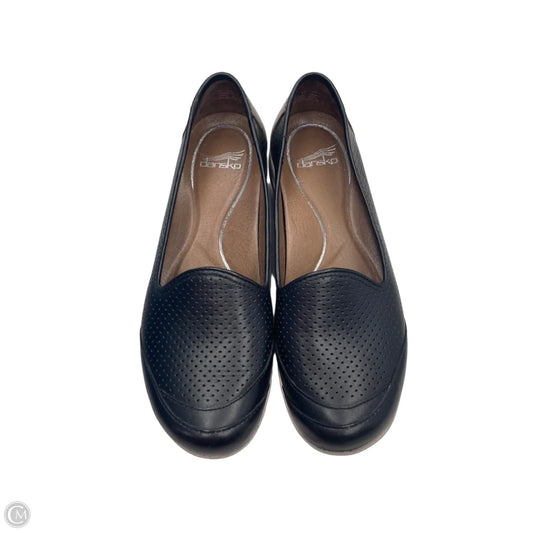 Shoes Flats By Dansko In Black, Size: 6.5