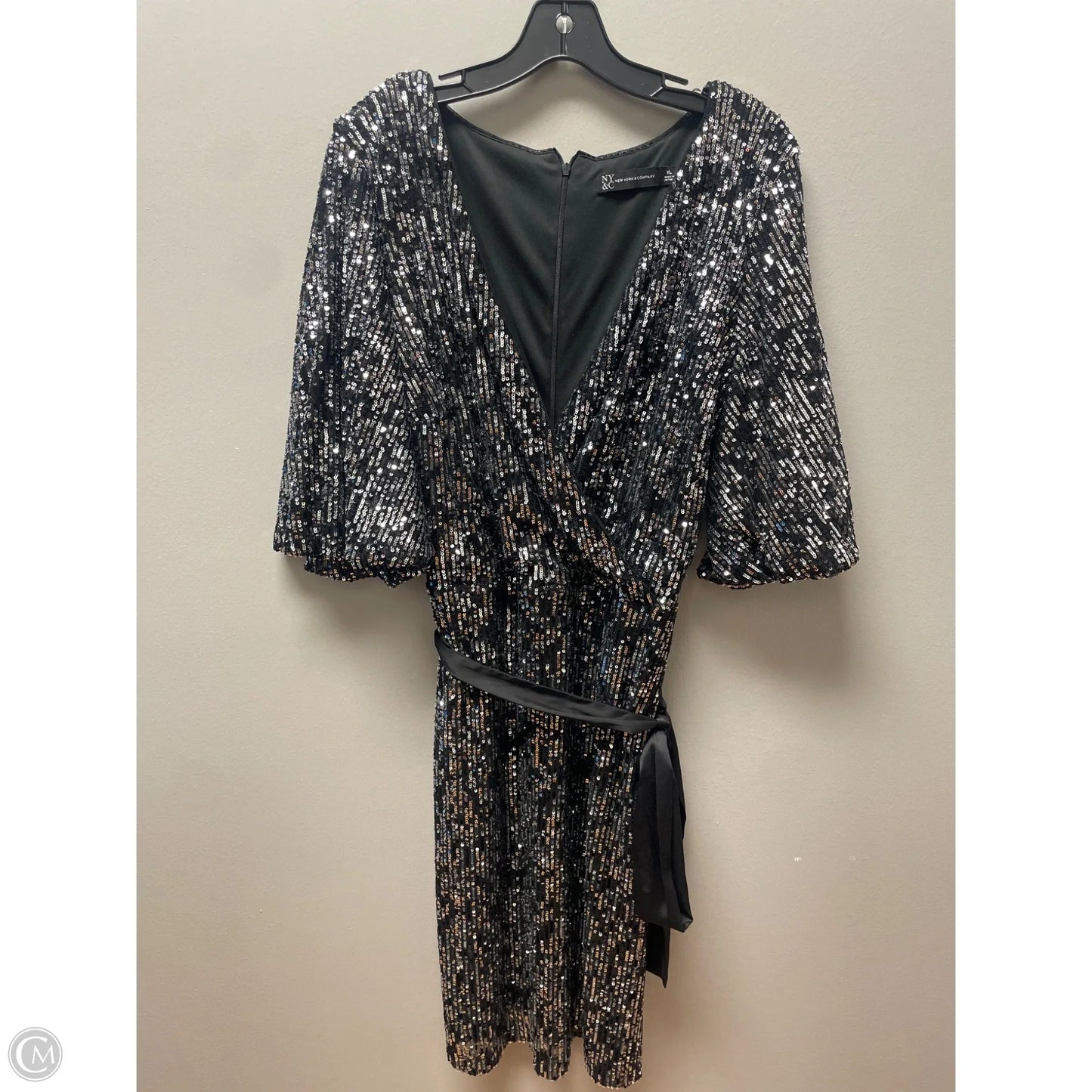 Dress Casual Short By New York And Co In Silver, Size: Xl