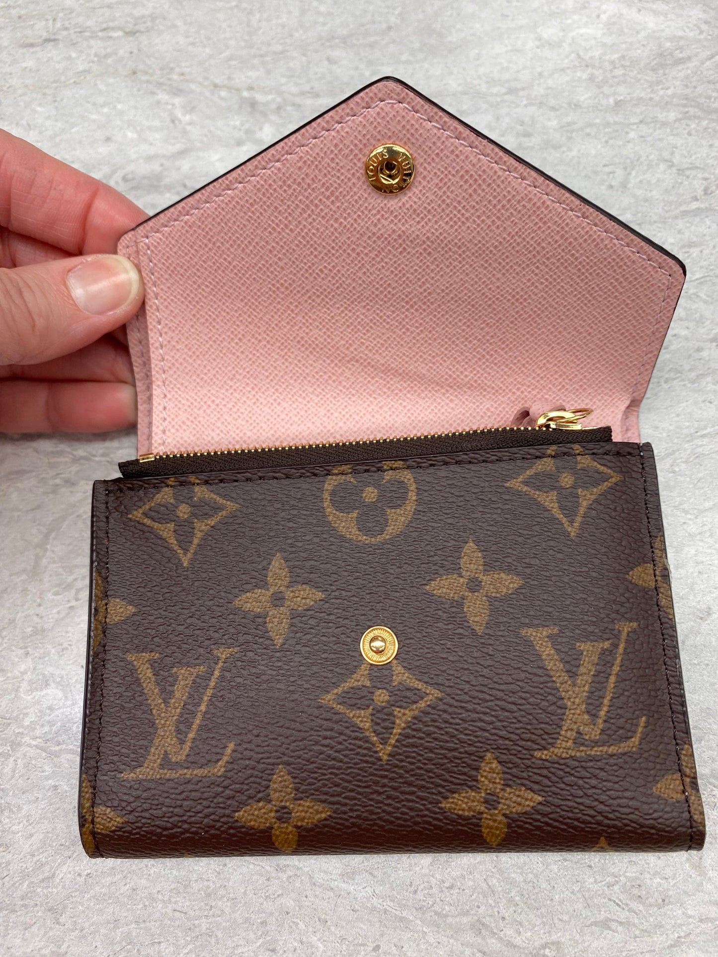 Wallet Luxury Designer By Louis Vuitton  Size: Small