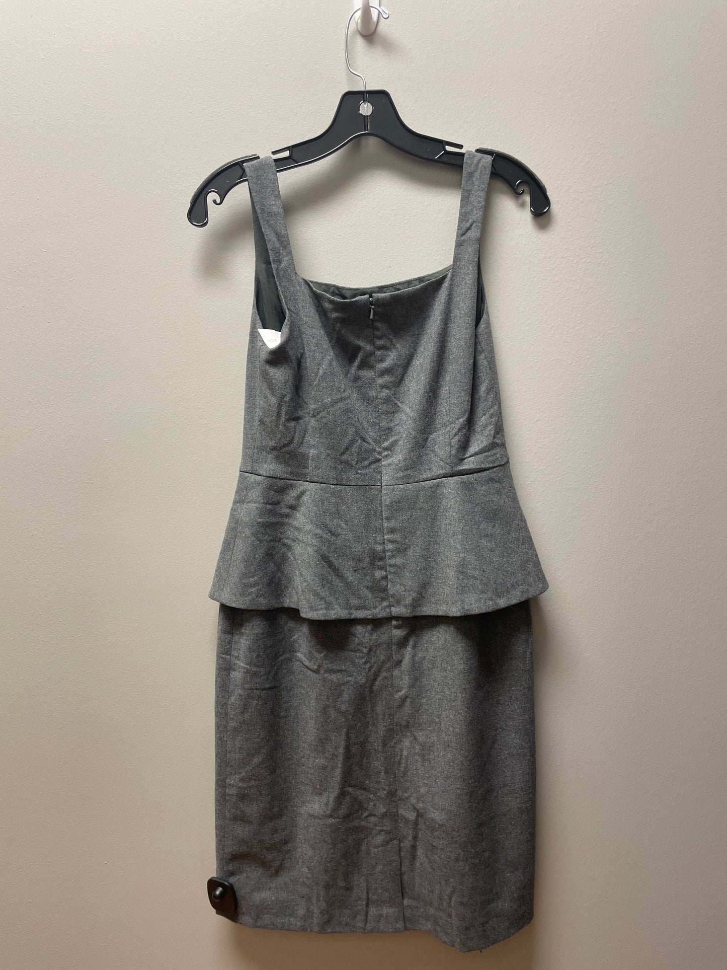 Dress Casual Short By Banana Republic In Grey, Size: Xs