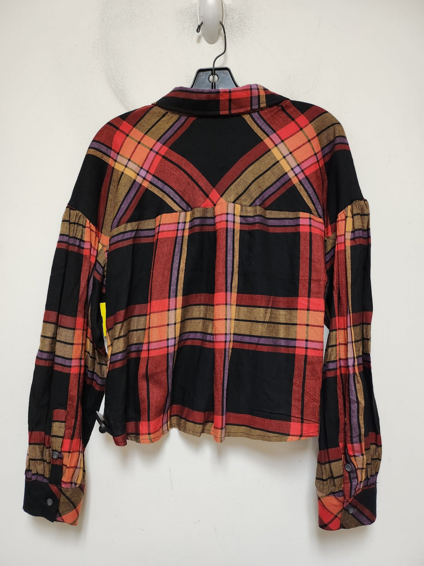 Top Long Sleeve By Sanctuary In Plaid Pattern, Size: S