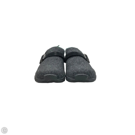 Shoes Flats By Merrell In Black, Size: 8