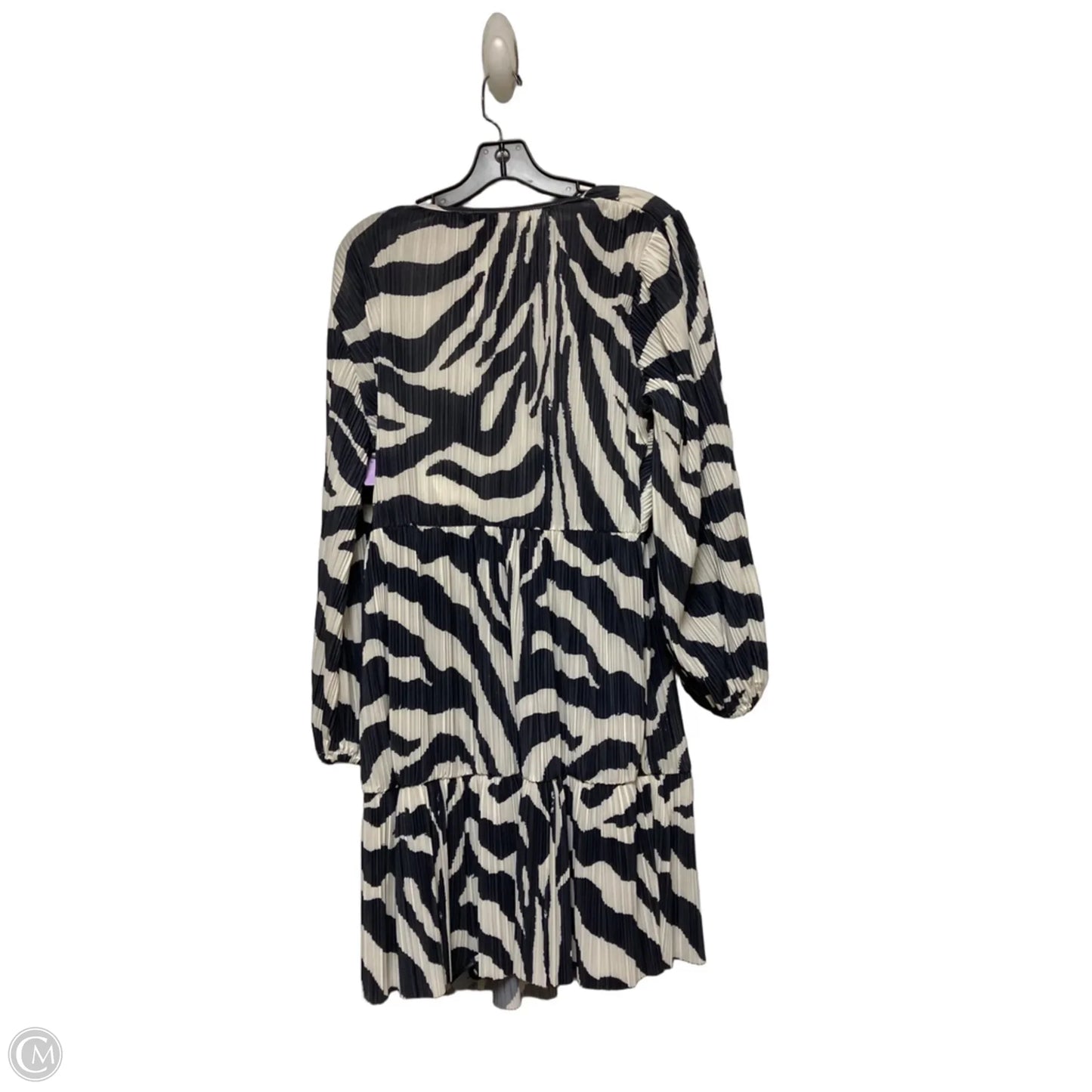 Dress Casual Short By H&m In Grey & White, Size: M