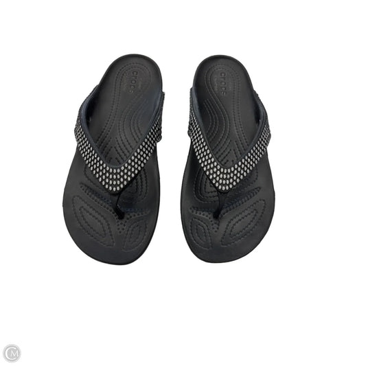 Sandals Flats By Crocs In Black, Size: 9