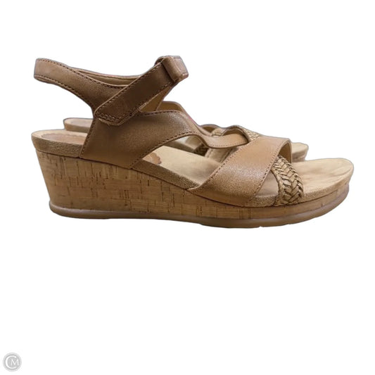 Shoes Heels Wedge By Bare Traps In Brown, Size: 9.5