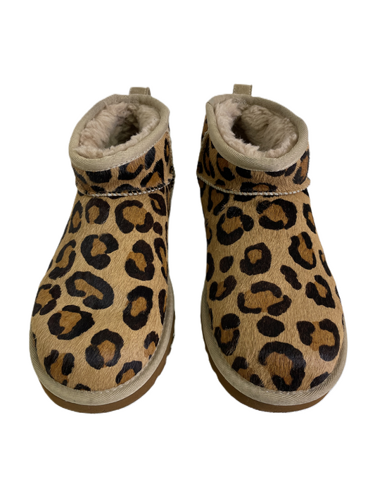 Boots Designer By Ugg In Animal Print, Size: 7