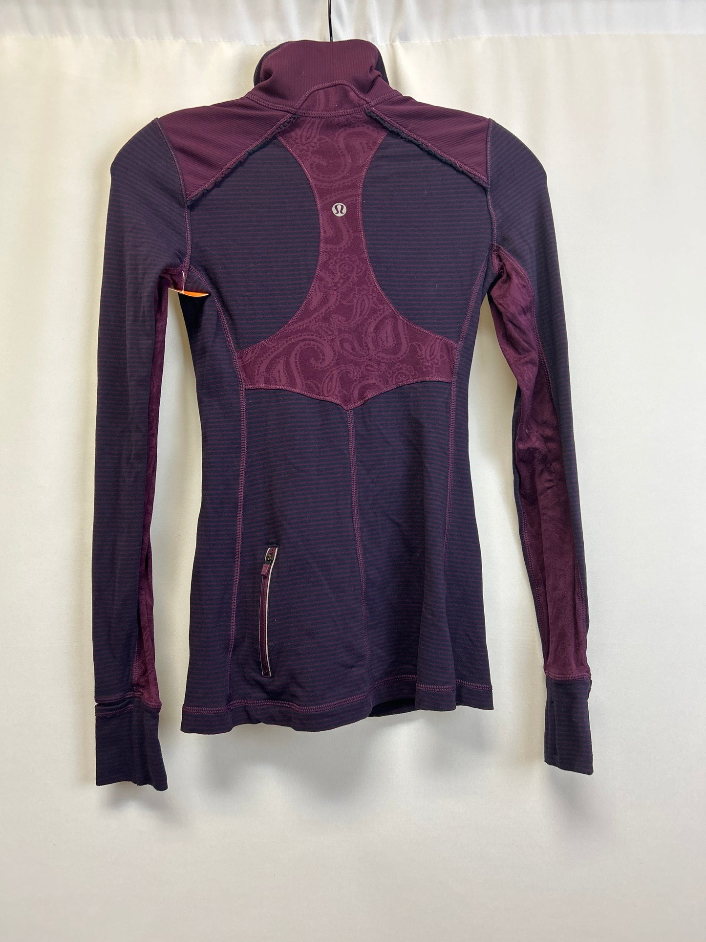 Athletic Top Long Sleeve Collar By Lululemon  Size: Xs