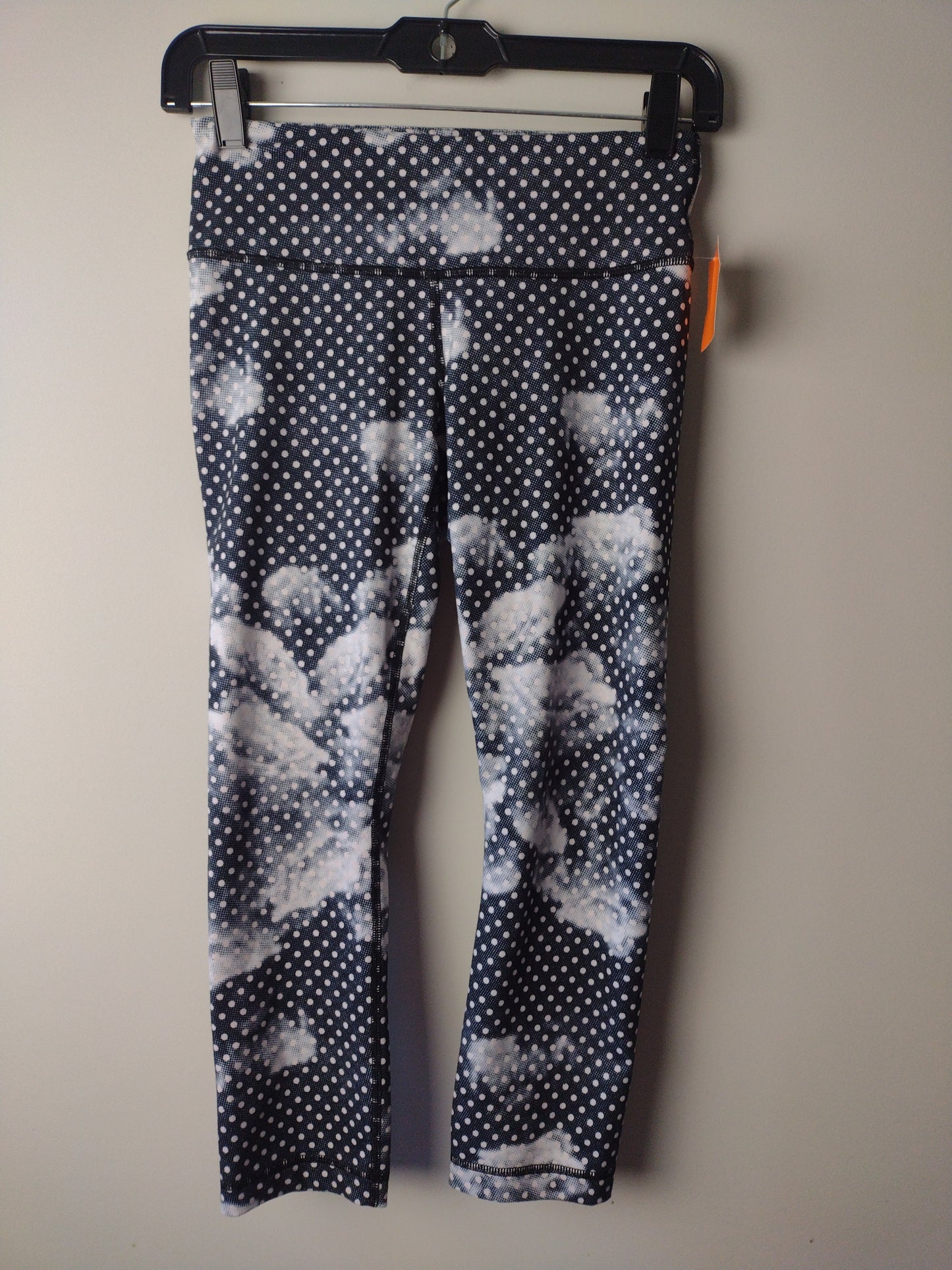 Athletic Leggings Capris By Lululemon  Size: 4