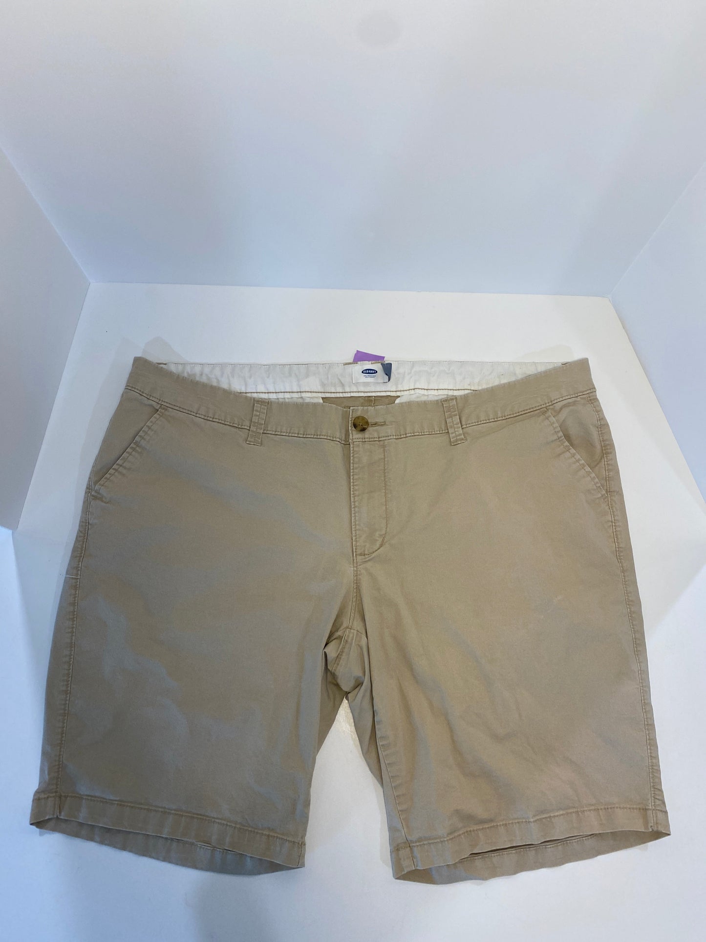 Tan Shorts Old Navy, Size 18