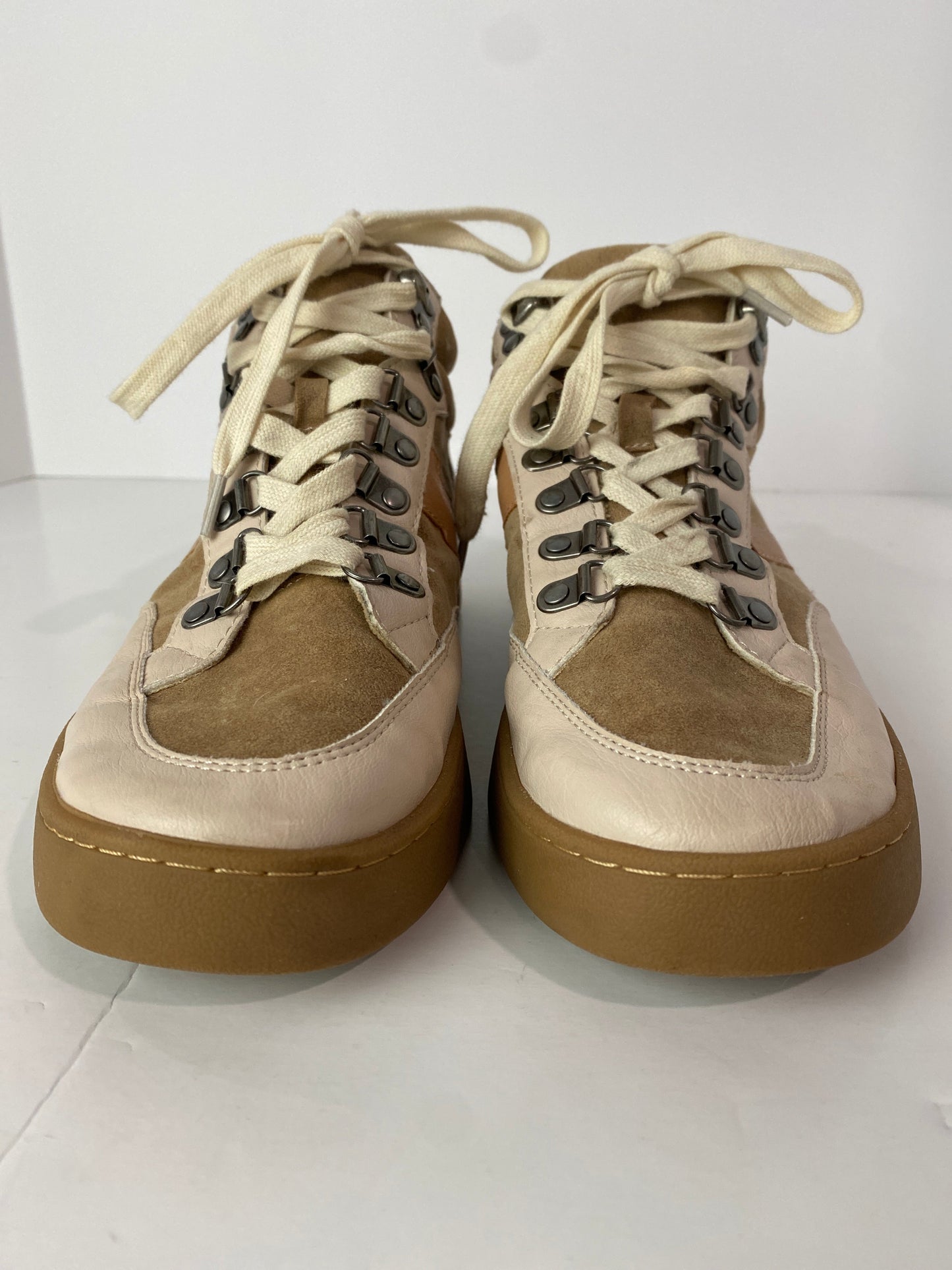 Tan Shoes Sneakers Clothes Mentor, Size 7.5