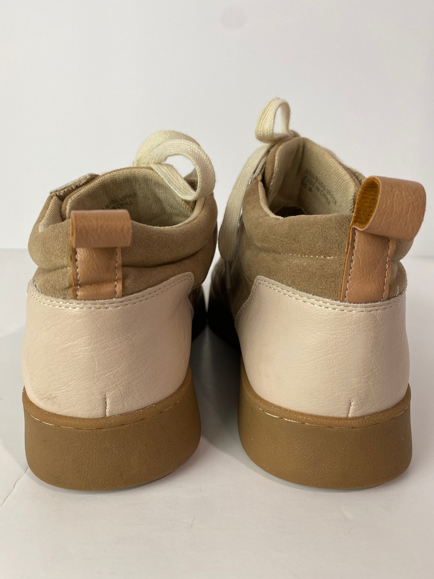 Tan Shoes Sneakers Clothes Mentor, Size 7.5