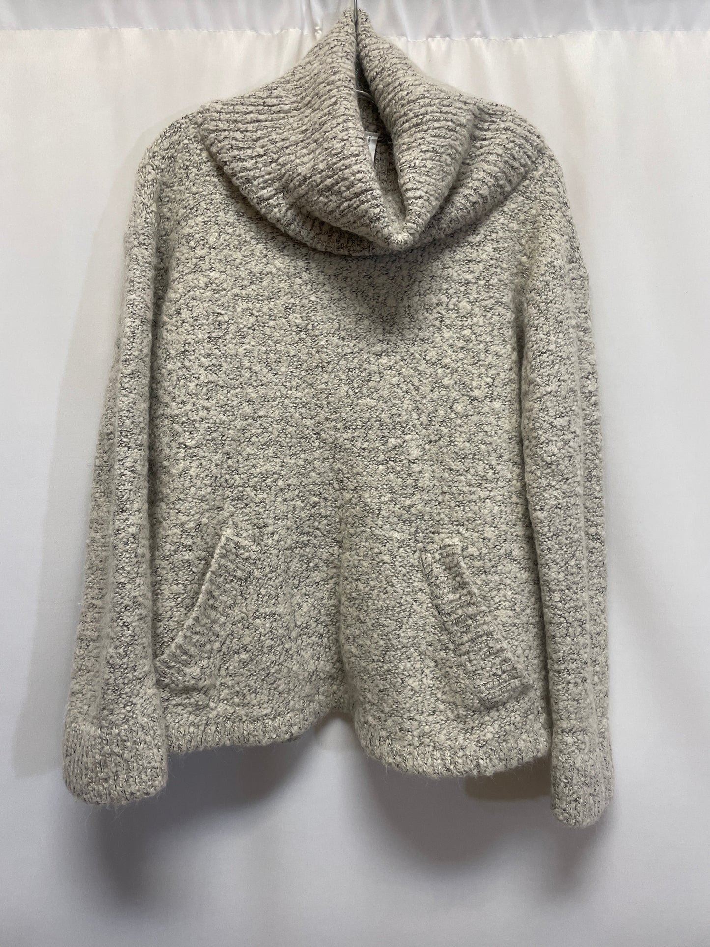 Sweater By Gap In Cream, Size: M