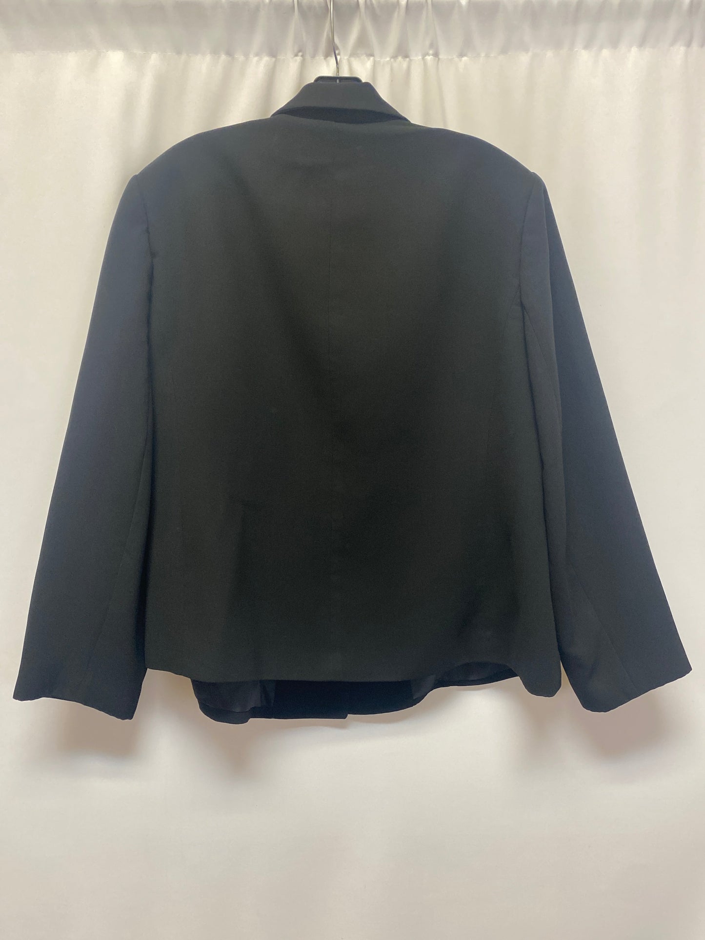 Blazer By Le Suit In Black, Size: 1x