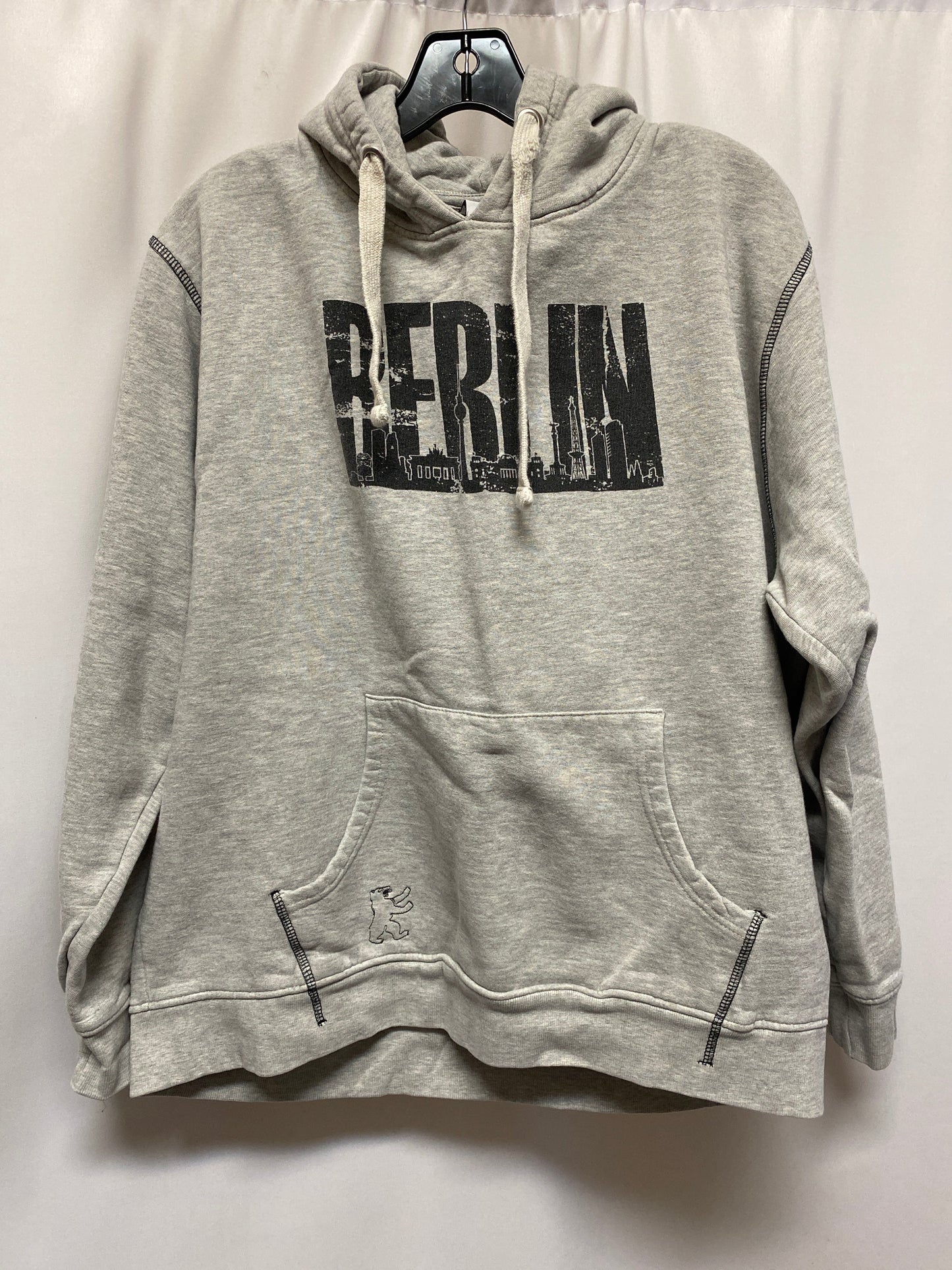 Sweatshirt Hoodie By Clothes Mentor In Grey, Size: 1x