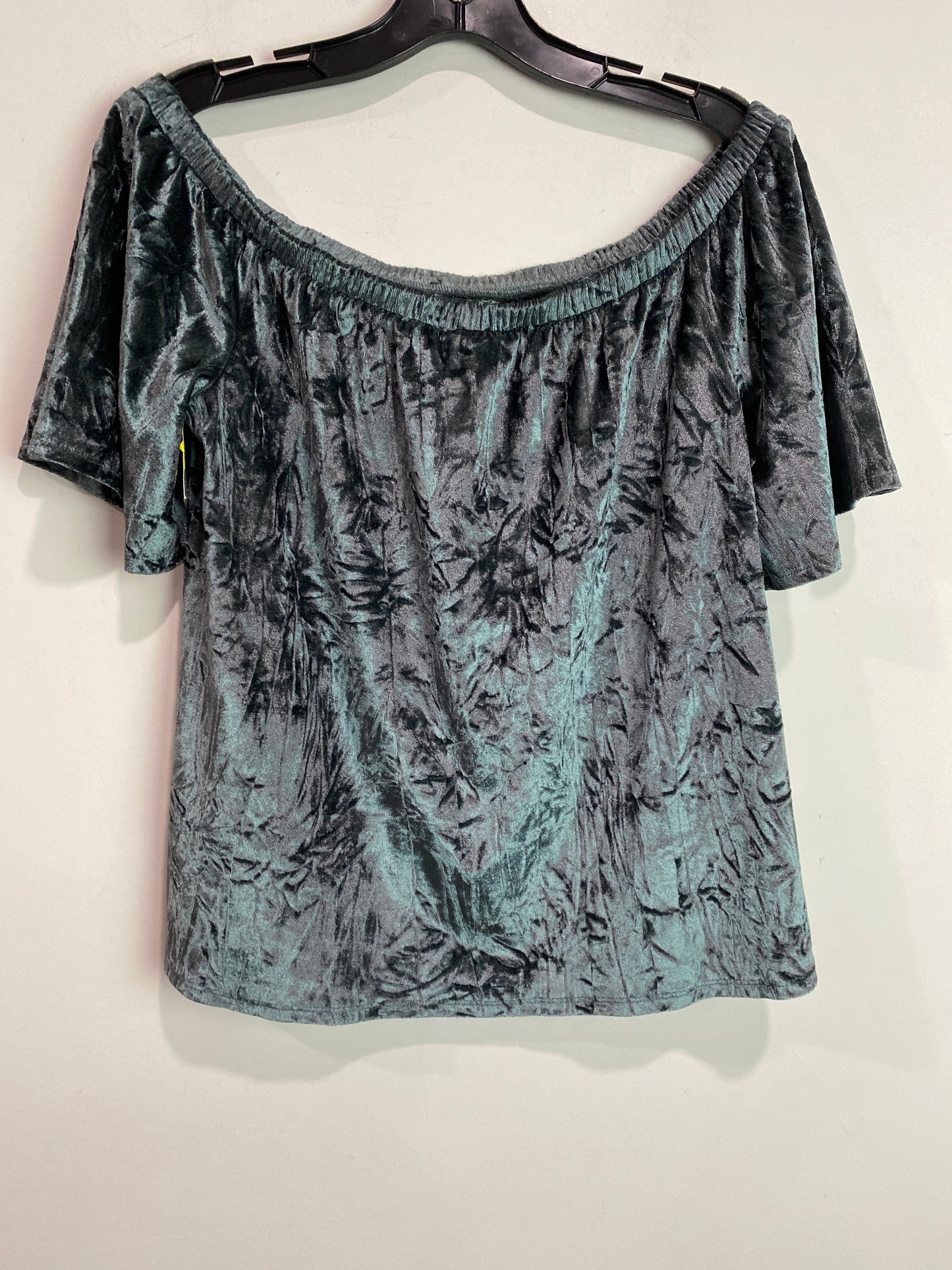 Top Short Sleeve By Knox Rose In Green, Size: Xs