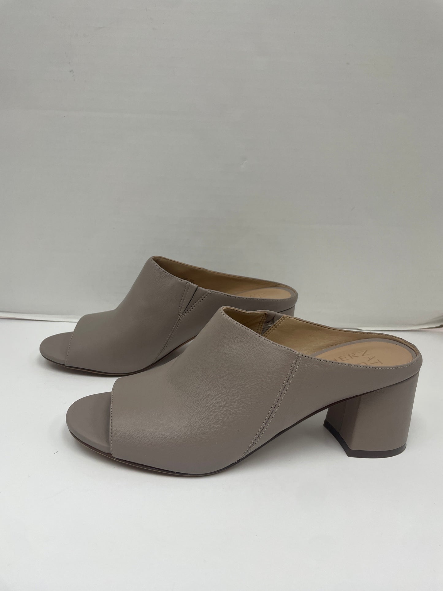 Shoes Heels Block By Naturalizer In Grey, Size: 8.5