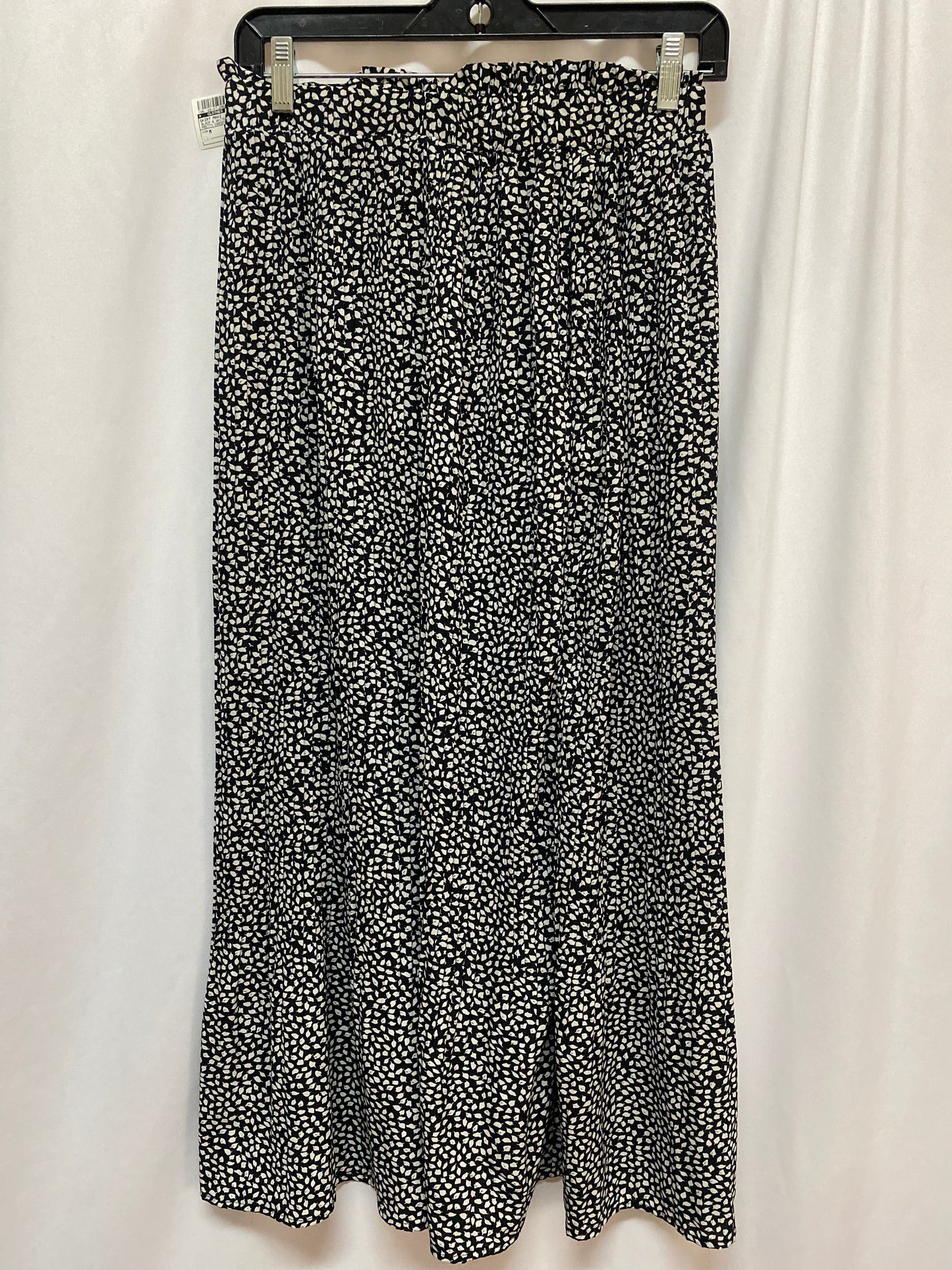 Skirt Maxi By Clothes Mentor In Black & White, Size: M