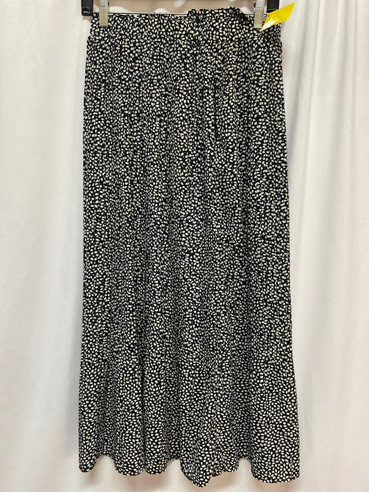 Skirt Maxi By Clothes Mentor In Black & White, Size: M