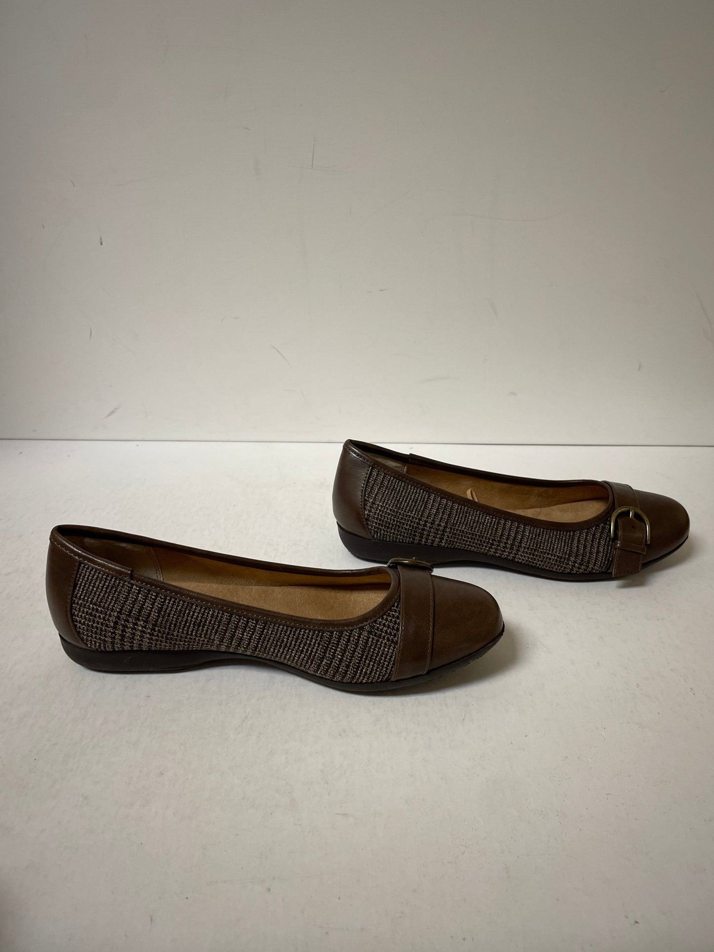 Shoes Flats By Croft And Barrow In Brown, Size: 7