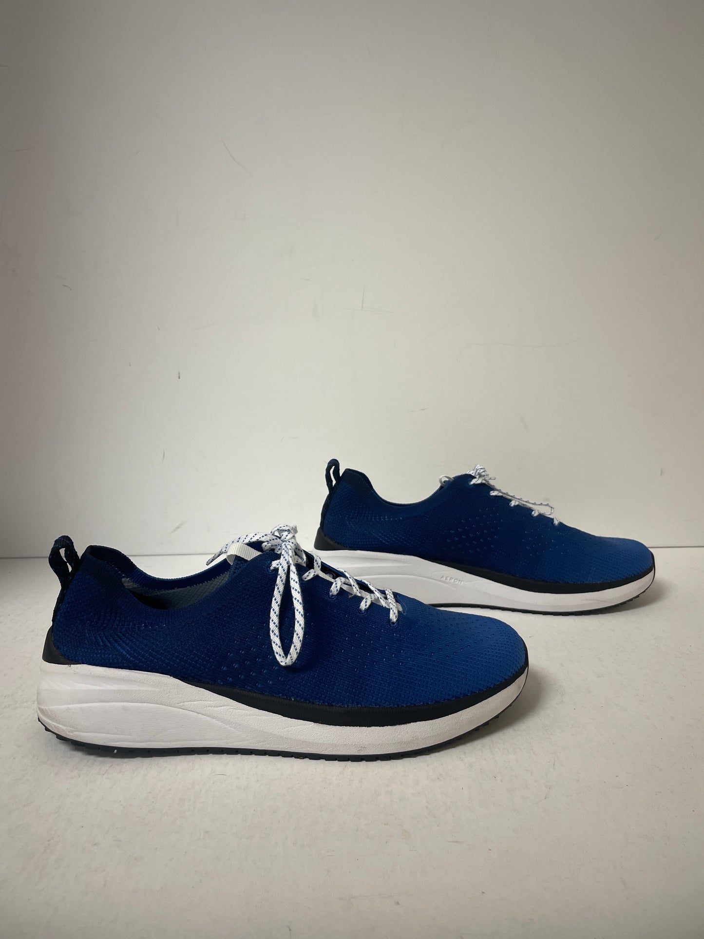 Shoes Athletic By Infinity In Blue, Size: 9.5