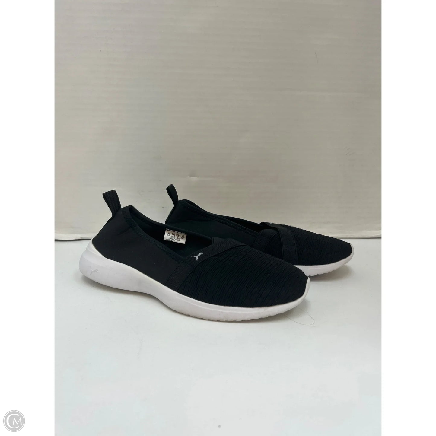 Shoes Sneakers By Puma In Black, Size: 7