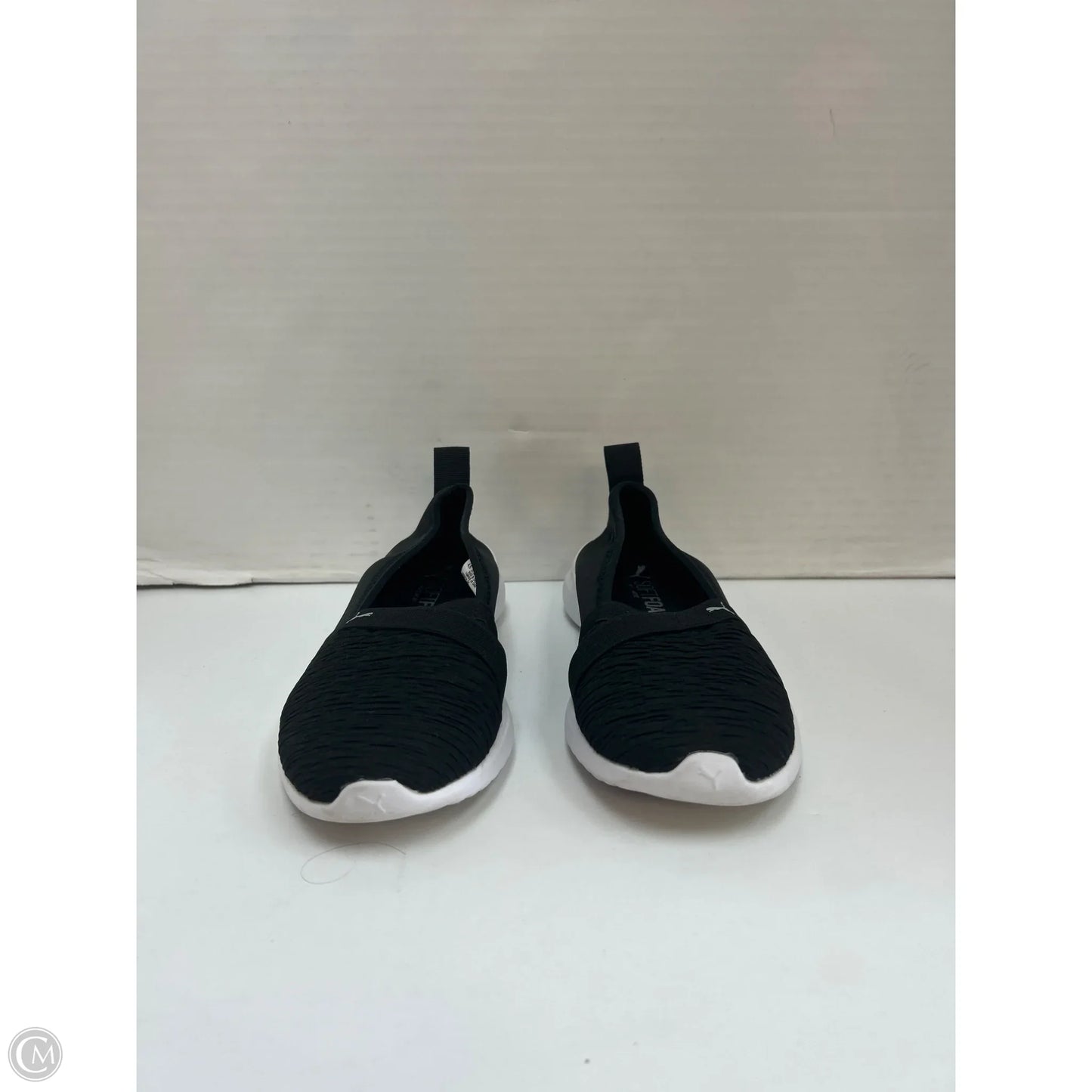 Shoes Sneakers By Puma In Black, Size: 7