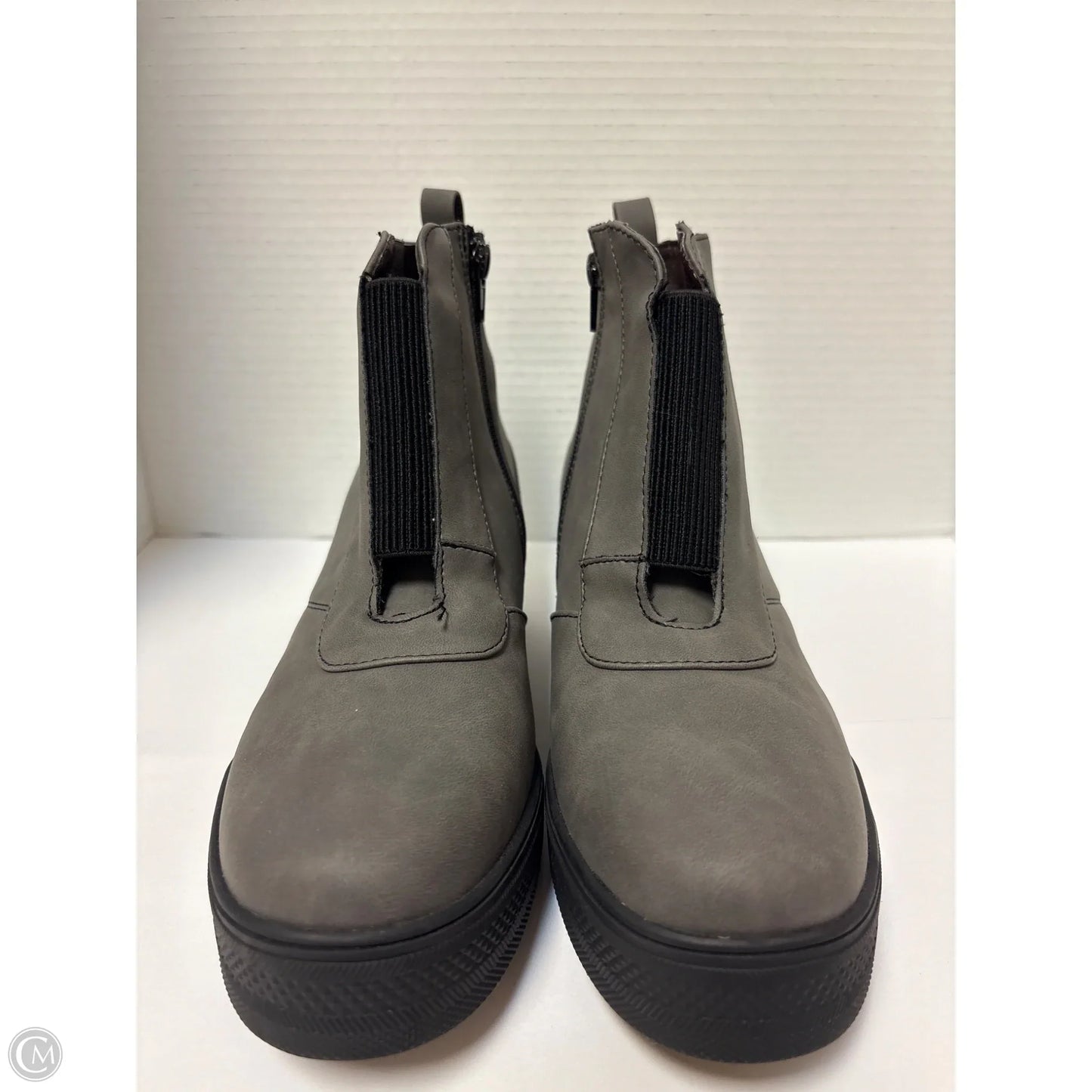 Boots Ankle Flats By Clothes Mentor In Grey, Size: 8.5