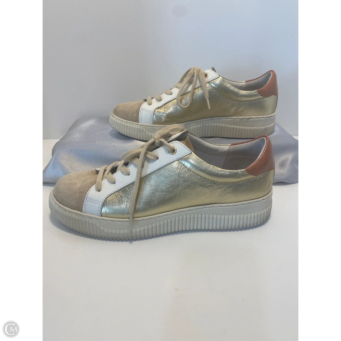 Shoes Sneakers By Sofft In Gold, Size: 10