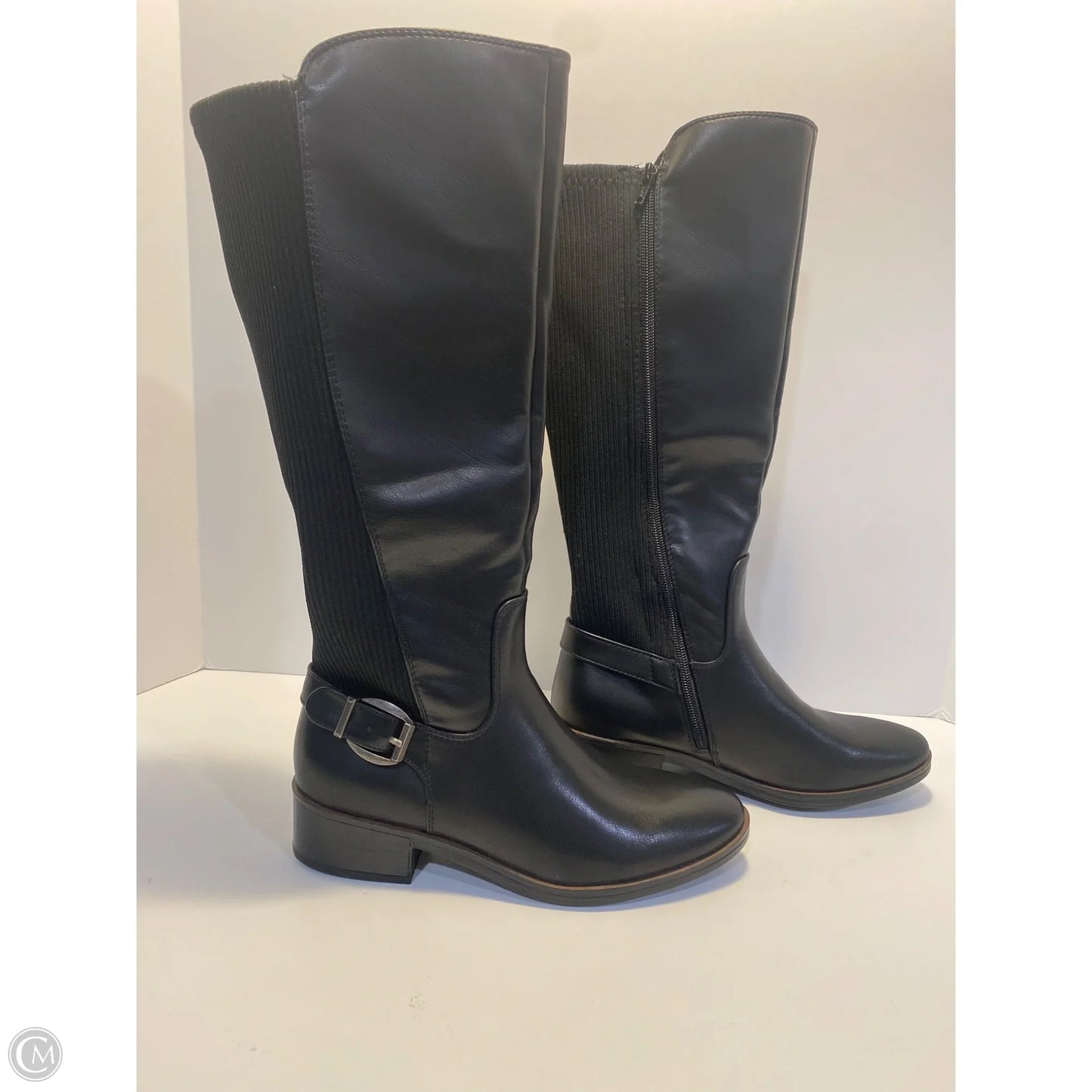 Boots Knee Flats By Bare Traps In Black, Size: 7