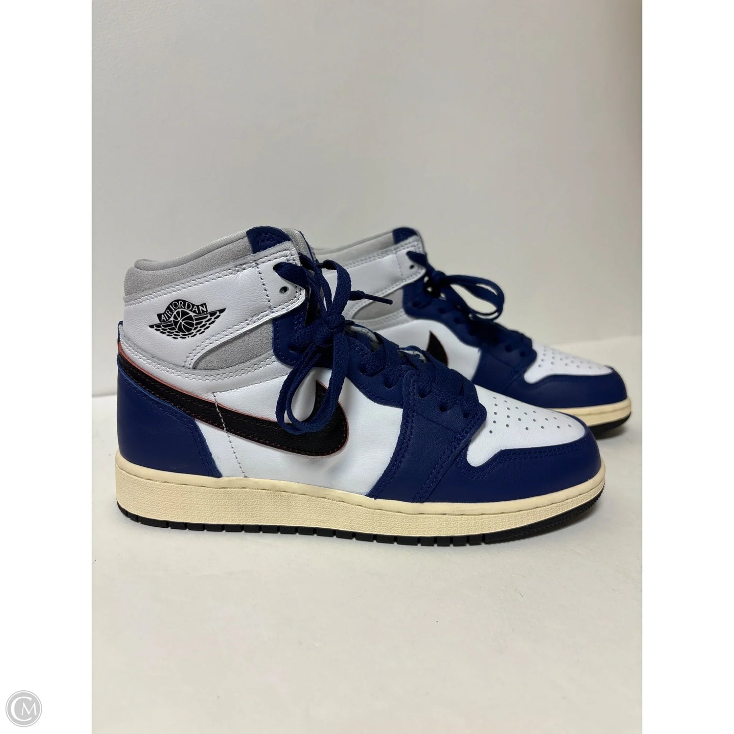 Shoes Athletic By Nike In White, Size: 7