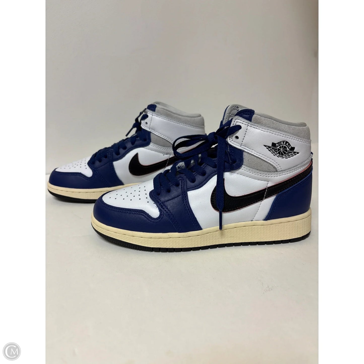 Shoes Athletic By Nike In White, Size: 7