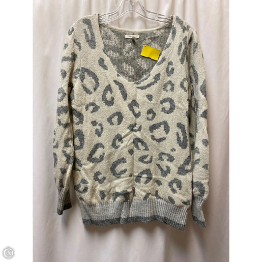 Sweater By Maurices In Grey, Size: M