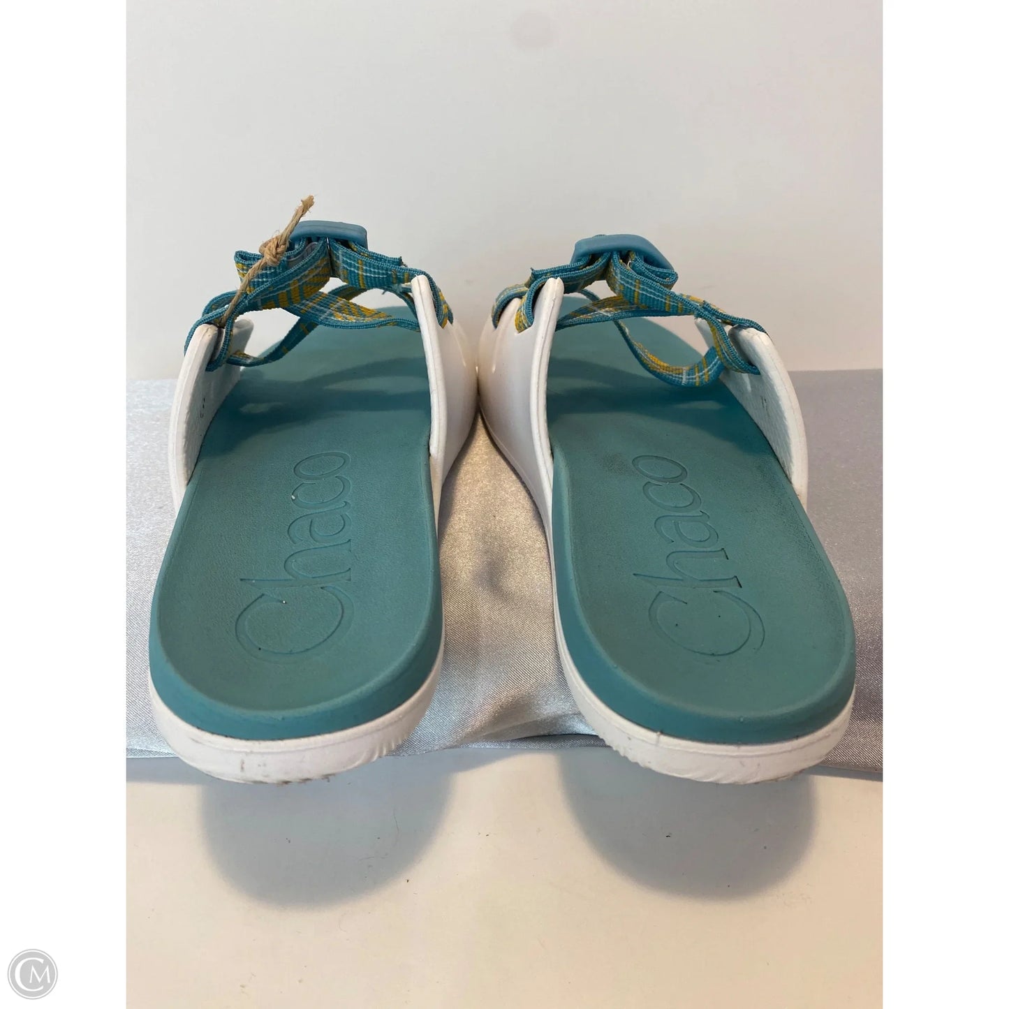 Sandals Flats By Chacos In White, Size: 6