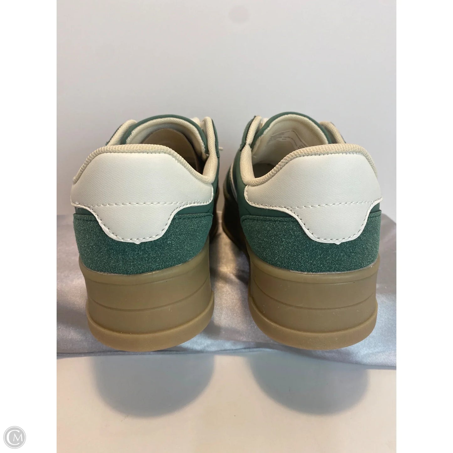 Shoes Sneakers By No Boundaries In Green, Size: 8