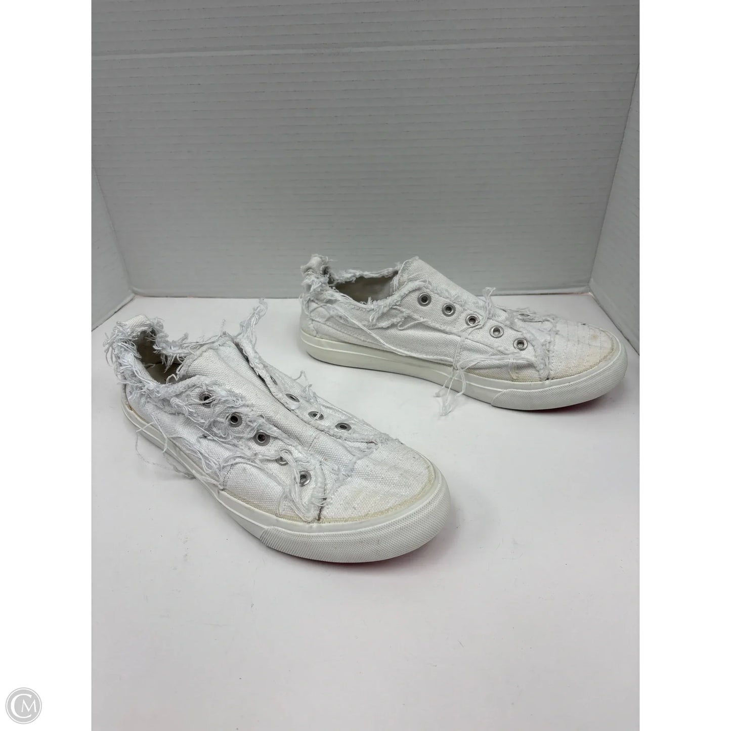 Shoes Sneakers By Corkys In White, Size: 9