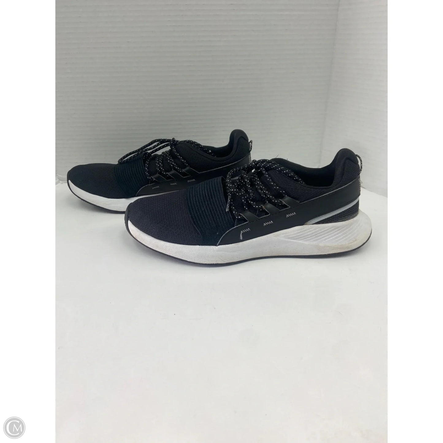 Shoes Athletic By Under Armour In Black, Size: 10
