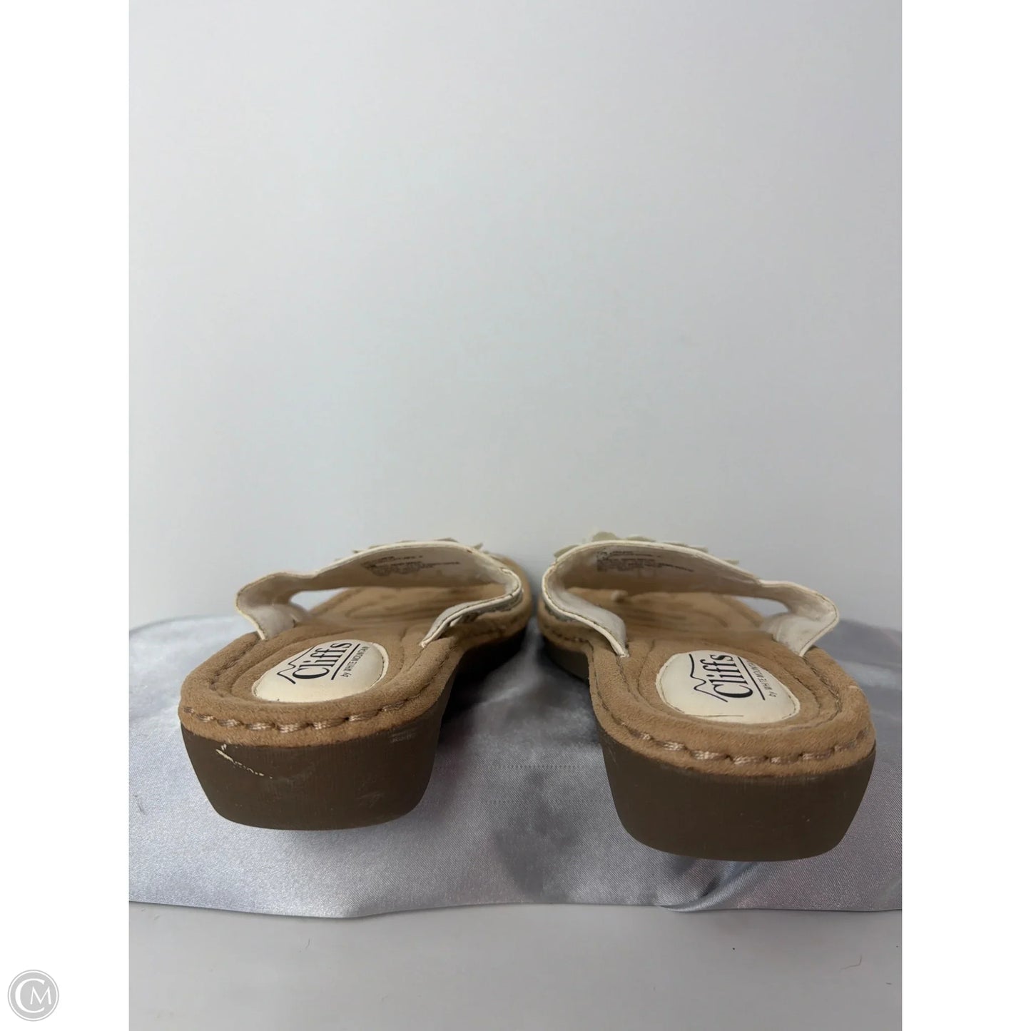 Sandals Flats By Cliffs By White Mountain In Cream, Size: 9